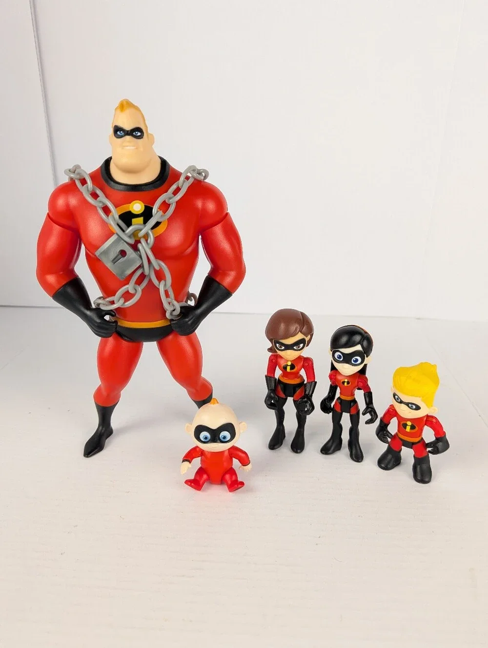 Disney Pixar The Incredibles Set Of 5 Action Figures